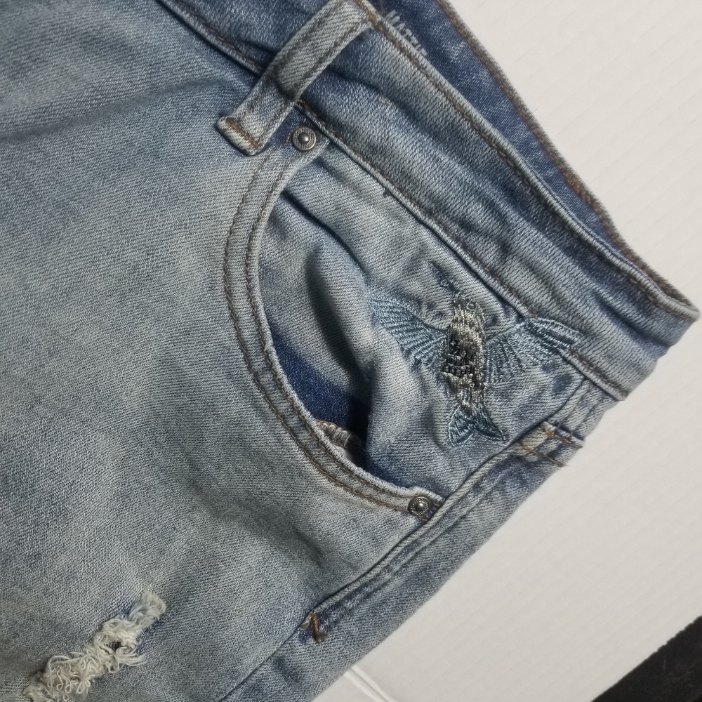 SAKS FIFTH AVENUE WOMEN'S RELAXED CROP DISTRESSED HUMMINGBIRD JEANS SIZE 31 - Picture 12 of 16